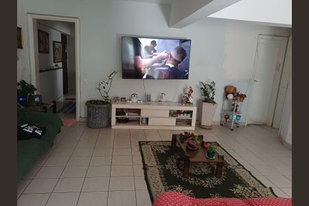 Casa de condomínio à venda com 250m², 3 quartos e 2 vagas Casa de condomínio à venda com 250m², 3 quartos e 2 vagasSala