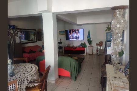 Casa de condomínio à venda com 250m², 3 quartos e 2 vagas Casa de condomínio à venda com 250m², 3 quartos e 2 vagasSala