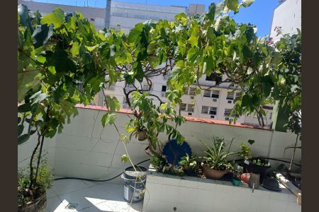 Casa de condomínio à venda com 250m², 3 quartos e 2 vagas Casa de condomínio à venda com 250m², 3 quartos e 2 vagasÁrea externa