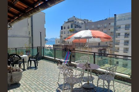 Casa de condomínio à venda com 250m², 3 quartos e 2 vagas Casa de condomínio à venda com 250m², 3 quartos e 2 vagasÁrea externa