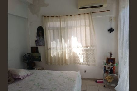 Casa de condomínio à venda com 250m², 3 quartos e 2 vagas Casa de condomínio à venda com 250m², 3 quartos e 2 vagasQuarto