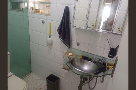 Casa de condomínio à venda com 250m², 3 quartos e 2 vagas Casa de condomínio à venda com 250m², 3 quartos e 2 vagasBanheiro