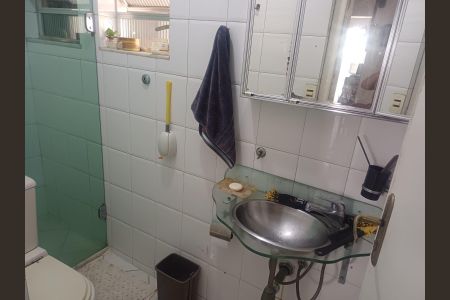 Casa de condomínio à venda com 250m², 3 quartos e 2 vagas Casa de condomínio à venda com 250m², 3 quartos e 2 vagasBanheiro