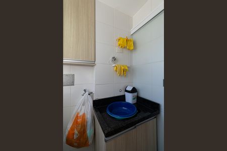 Casa à venda com 48m², 2 quartos e 1 vaga Casa à venda com 48m², 2 quartos e 1 vagaCozinha e Área de Serviço