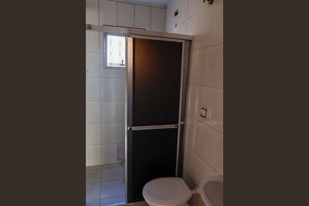 Banheiro de casa para alugar com 1 quarto, 60m² em Quitaúna, Osasco