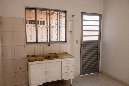 Cozinha de casa para alugar com 1 quarto, 60m² em Quitaúna, Osasco