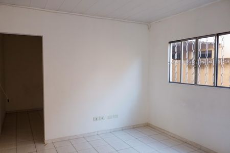 Casa para alugar com 60m², 1 quarto e sem vaga Casa para alugar com 60m², 1 quarto e sem vagaSala