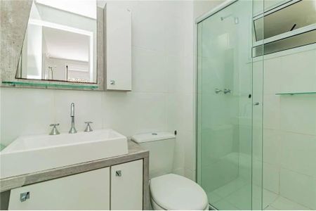 Apartamento para alugar com 64m², 2 quartos e 1 vaga Apartamento para alugar com 64m², 2 quartos e 1 vagaBanheiro da Suíte