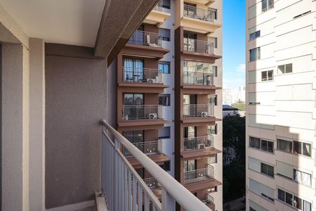 Varanda de kitnet/studio para alugar com 1 quarto, 28m² em Liberdade, São Paulo