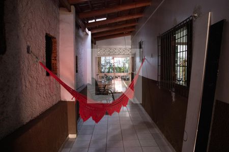 Casa à venda com 560m², 4 quartos e 4 vagas Casa à venda com 560m², 4 quartos e 4 vagasQuintal