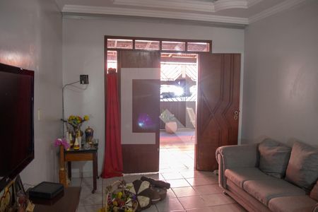 Casa à venda com 560m², 4 quartos e 4 vagas Casa à venda com 560m², 4 quartos e 4 vagasSala
