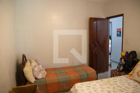 Casa à venda com 560m², 4 quartos e 4 vagas Casa à venda com 560m², 4 quartos e 4 vagasQuarto 02