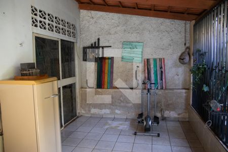 Casa à venda com 560m², 4 quartos e 4 vagas Casa à venda com 560m², 4 quartos e 4 vagasQuintal