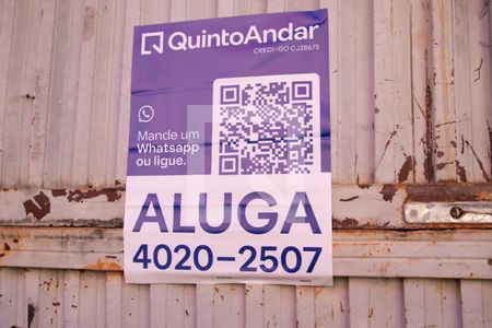 Casa à venda com 560m², 4 quartos e 4 vagas Casa à venda com 560m², 4 quartos e 4 vagasPlaquinha