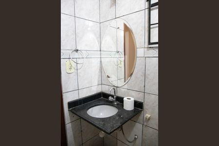 Casa à venda com 560m², 4 quartos e 4 vagas Casa à venda com 560m², 4 quartos e 4 vagasBanheiro 01