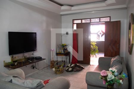 Casa à venda com 560m², 4 quartos e 4 vagas Casa à venda com 560m², 4 quartos e 4 vagasSala