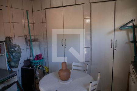 Casa à venda com 560m², 4 quartos e 4 vagas Casa à venda com 560m², 4 quartos e 4 vagasCozinha e Área de Serviço