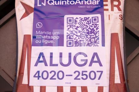 Casa à venda com 560m², 4 quartos e 4 vagas Casa à venda com 560m², 4 quartos e 4 vagasPlaquinha