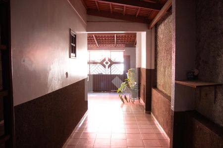 Casa à venda com 560m², 4 quartos e 4 vagas Casa à venda com 560m², 4 quartos e 4 vagasQuintal