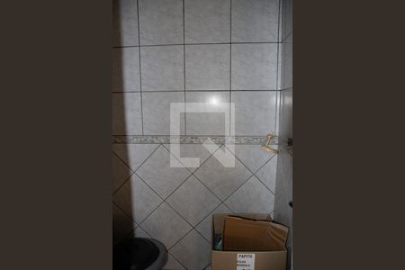 Casa à venda com 560m², 4 quartos e 4 vagas Casa à venda com 560m², 4 quartos e 4 vagasBanheiro 02