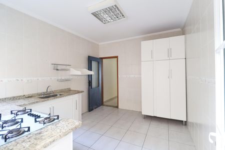 Casa para alugar com 115m², 2 quartos e 1 vaga