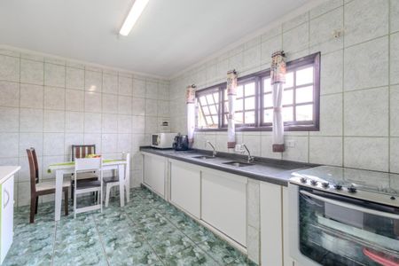 Casa à venda com 4 quartos, 244m² em Jardim Itapoan, Santo André
