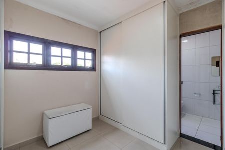 Casa à venda com 4 quartos, 244m² em Jardim Itapoan, Santo André