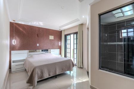 Casa à venda com 4 quartos, 244m² em Jardim Itapoan, Santo André