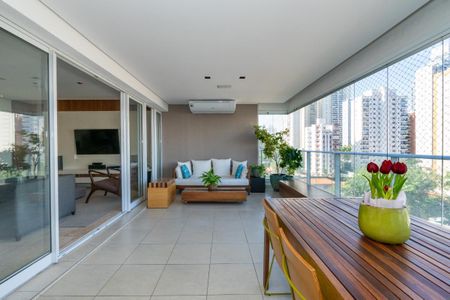 Apartamento à venda com 138m², 2 quartos e 2 vagas