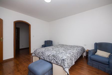 Casa à venda com 217m², 3 quartos e 4 vagas