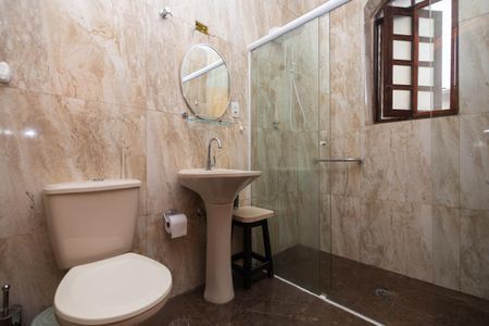 Casa à venda com 217m², 3 quartos e 4 vagas