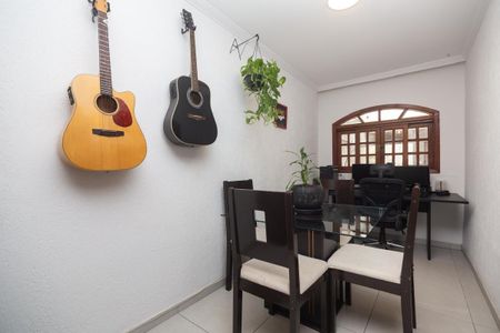 Casa à venda com 217m², 3 quartos e 4 vagas