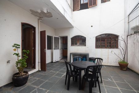 Casa à venda com 217m², 3 quartos e 4 vagas