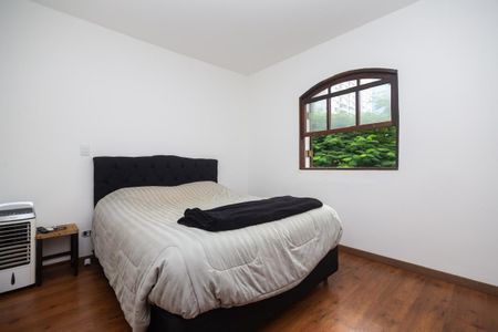 Casa à venda com 217m², 3 quartos e 4 vagas