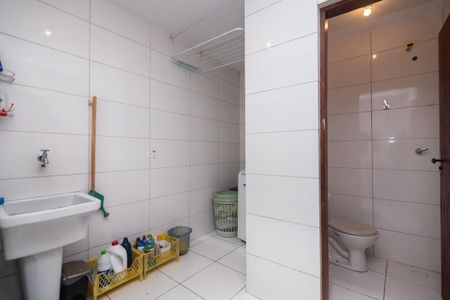 Casa à venda com 217m², 3 quartos e 4 vagas