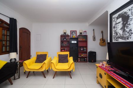 Casa à venda com 217m², 3 quartos e 4 vagas