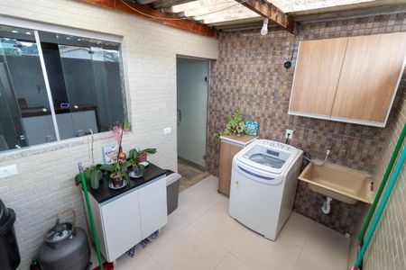 Casa de condomínio à venda com 121m², 3 quartos e 3 vagas