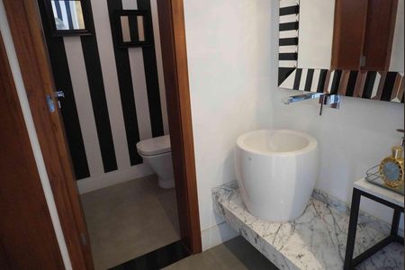 Lavabo de casa de condomínio à venda com 5 quartos, 460m² em Colinas da Anhanguera, Santana de Parnaíba