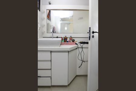 Banheiro Suíte  de apartamento para alugar com 1 quarto, 37m² em Vila Suzana, São Paulo