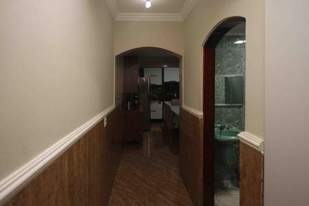 Casa à venda com 130m², 2 quartos e 2 vagas Casa à venda com 130m², 2 quartos e 2 vagasCorredor