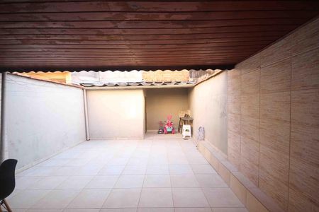 Casa à venda com 130m², 2 quartos e 2 vagas Casa à venda com 130m², 2 quartos e 2 vagasQuintal