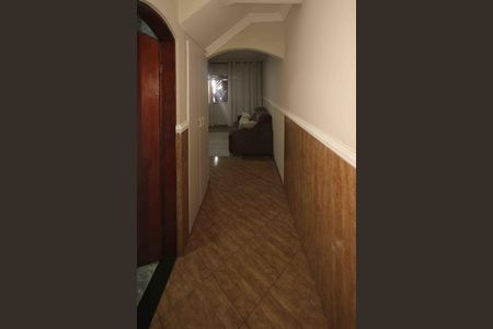 Casa à venda com 130m², 2 quartos e 2 vagas Casa à venda com 130m², 2 quartos e 2 vagasCorredor