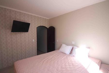 Casa à venda com 130m², 2 quartos e 2 vagas Casa à venda com 130m², 2 quartos e 2 vagasQuarto
