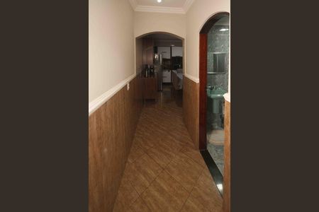 Casa à venda com 130m², 2 quartos e 2 vagas Casa à venda com 130m², 2 quartos e 2 vagasCorredor
