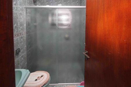 Casa à venda com 130m², 2 quartos e 2 vagas Casa à venda com 130m², 2 quartos e 2 vagasBanheiro
