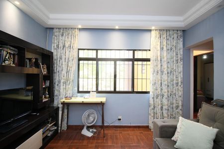 Casa à venda com 124m², 3 quartos e 1 vagaSala de TV