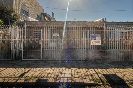 Fachada de casa para alugar com 3 quartos, 80m² em Farrapos, Porto Alegre