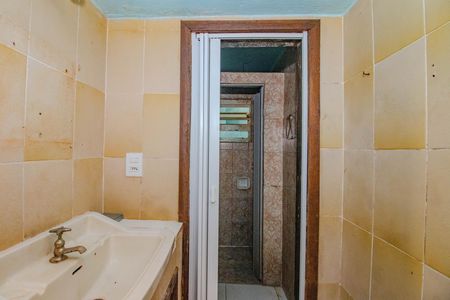 Casa para alugar com 80m², 3 quartos e 1 vaga Casa para alugar com 80m², 3 quartos e 1 vagaBanheiro social