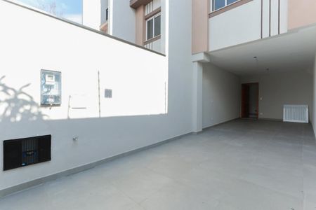 Garagem de casa à venda com 3 quartos, 145m² em Jardim São Paulo, São Paulo