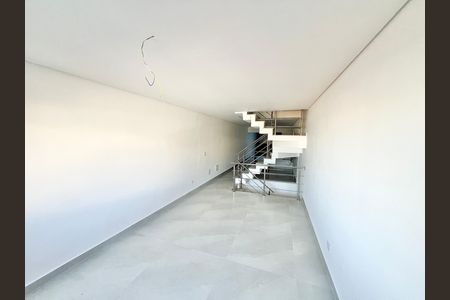 Casa à venda com 3 quartos, 145m² em Jardim São Paulo, São Paulo